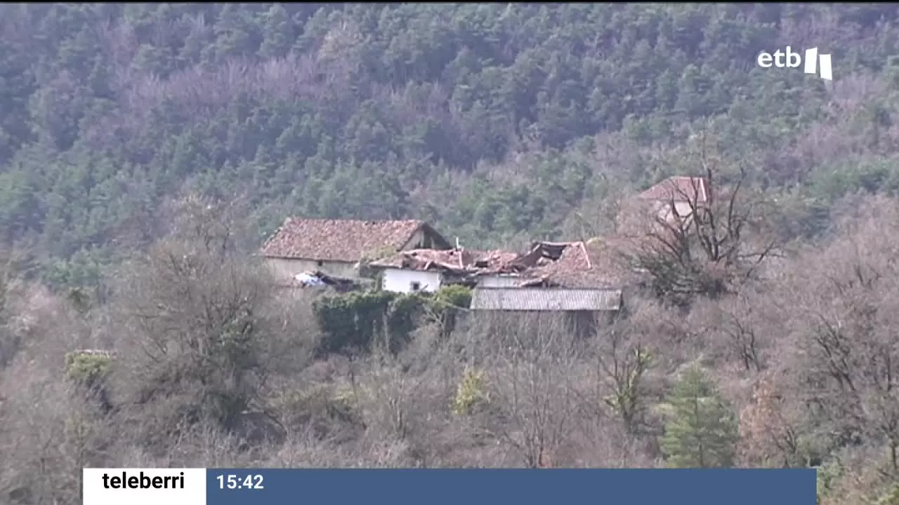 Los pueblos que están a la venta son Etxaide, Zai y Beltzunegi, y su precio es de 3 millones de euros, 1,6 millones de euros y 600 000 euros, respectivamente. Están deshabitados, y aunque la mayoría de los edificios están en ruina, hay construcciones con importante valor arquitectónico.