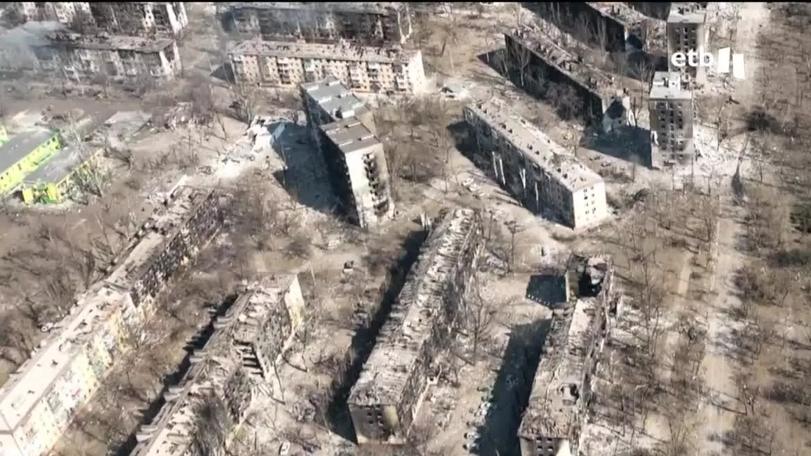 Mariupol hiria airetik ikusita (artxiboko irudia)
