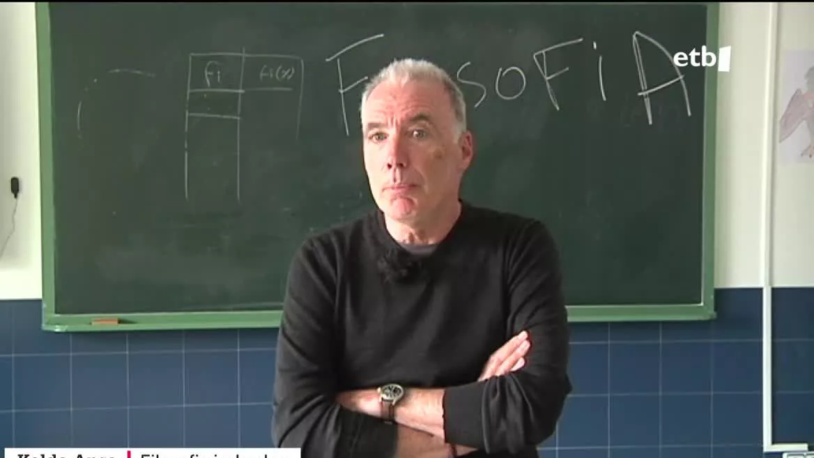 Koldo Ansa Filosofia irakasleak erretiroa hartu du, Barañaingo Alaitz institutuan hainbat urtez lanean egon eta gero, eta bertako ikasleek eta lankideek sare sozialetan birala egin den agur berezia eman diote. Harekin hitz egin dugu.