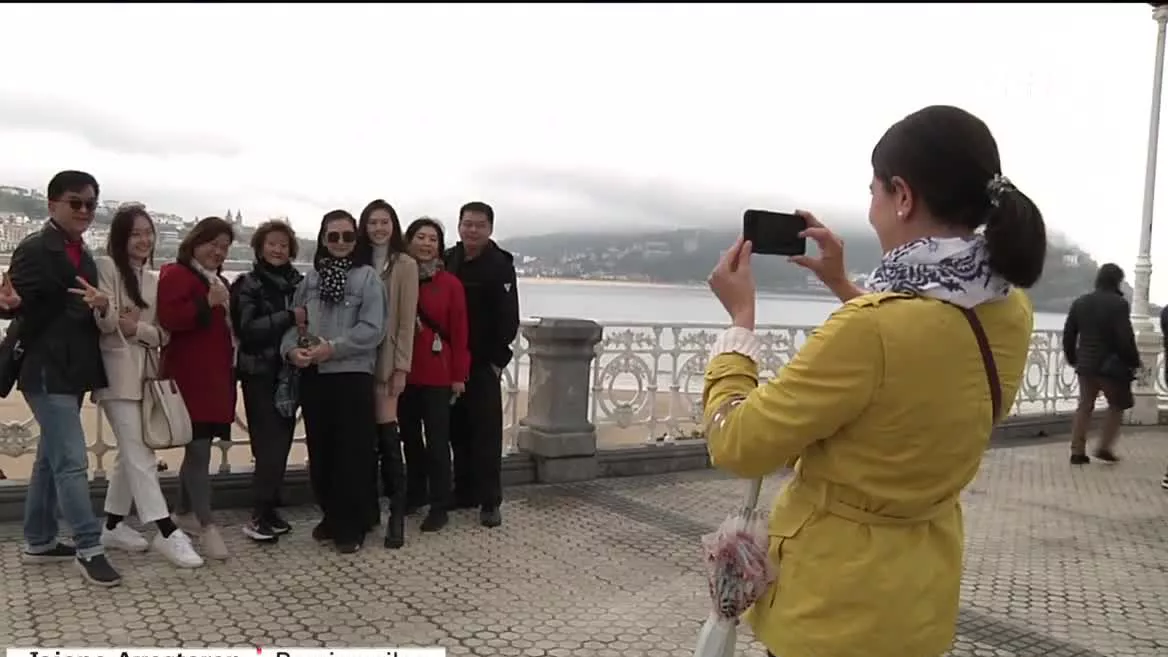 Turistan, Donostian. EITB Mediaren bideo bateko irudia