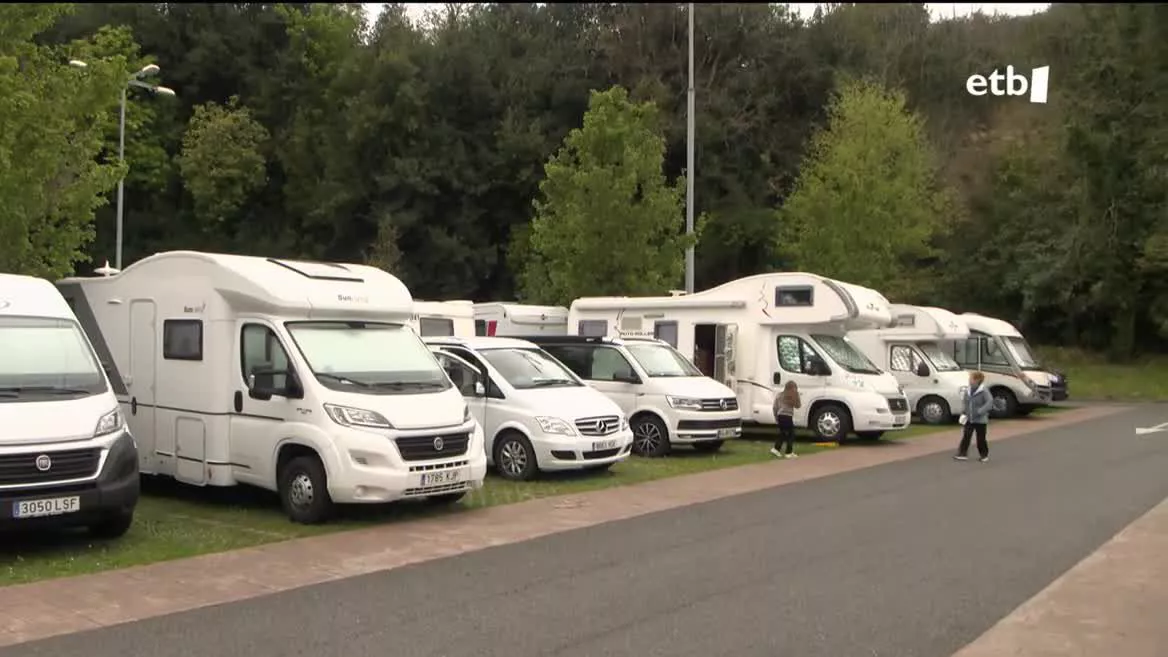 Autokarabanak. EITB Mediaren bideo batetik ateratako irudia.