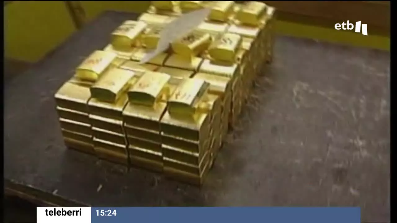 En tiempos de crisis e incertidumbre, el oro suele ser una inversión segura. La guerra comenzó en febrero y su valor se disparó en marzo, cercano a los 1.896,85 dólares por onza. Esta no es la primera vez que se produce este fenómeno; con la pandemia, el precio del oro subió como nunca antes.