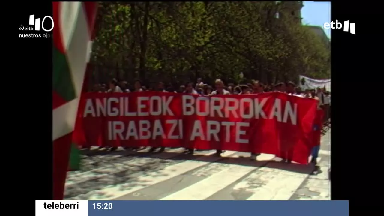 Una manifestación. Una foto sacada de un vídeo de EITB Media.