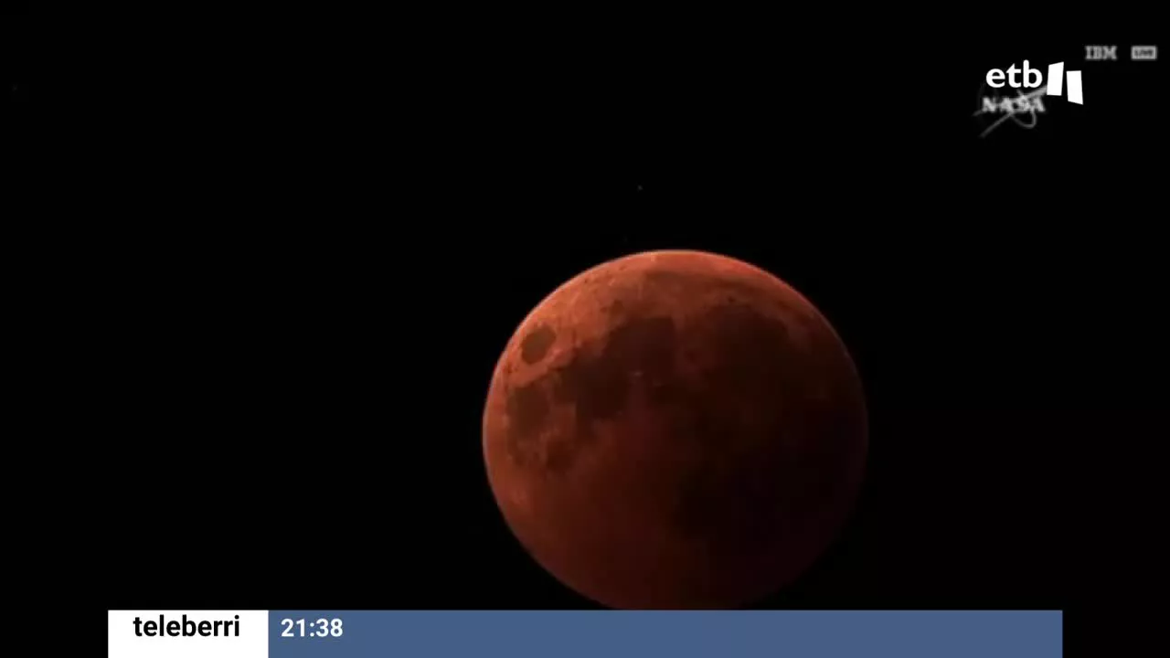 A partir de las 04:30 de la mañana, se podrá ver el eclipse lunar desde Euskal Herria. Por ello, la agencia espacial NASA ha elegido la localidad alavesa de Iturrieta para grabar y difundir al mundo las imágenes que toma el telescopio de la localidad.