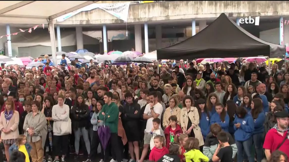 Protesta bilkura Ortuellan. EITB Mediaren bideo batetik ateratako irudia.