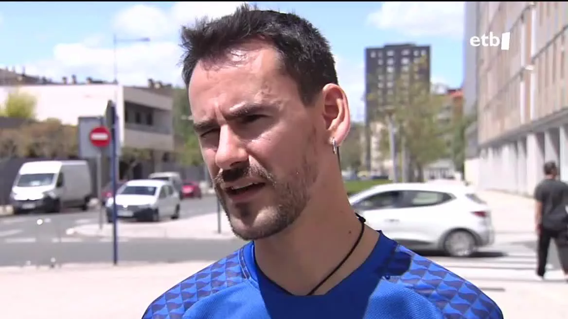 Eder de Pablok eraso homofoboa jasan zuen. EITB Mediaren bideo batetik ateratako irudia.