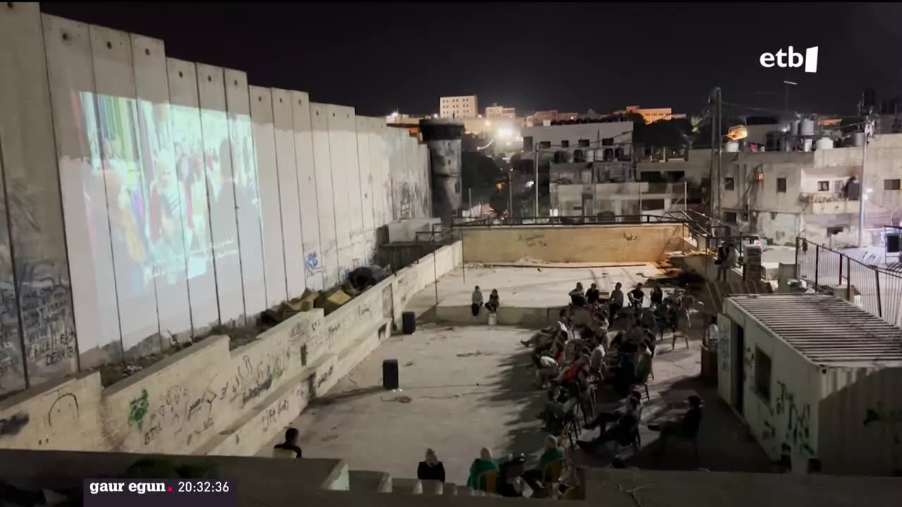 Kazetari nafarra biran da Palestinan, minbizia duten Gazako emakumeen kalbarioari buruzko dokumentala erakusteko. Gerratik haratago doan errealitatea da, eta munduko zinema "paregabe" batean proiektatu ahal izan du.