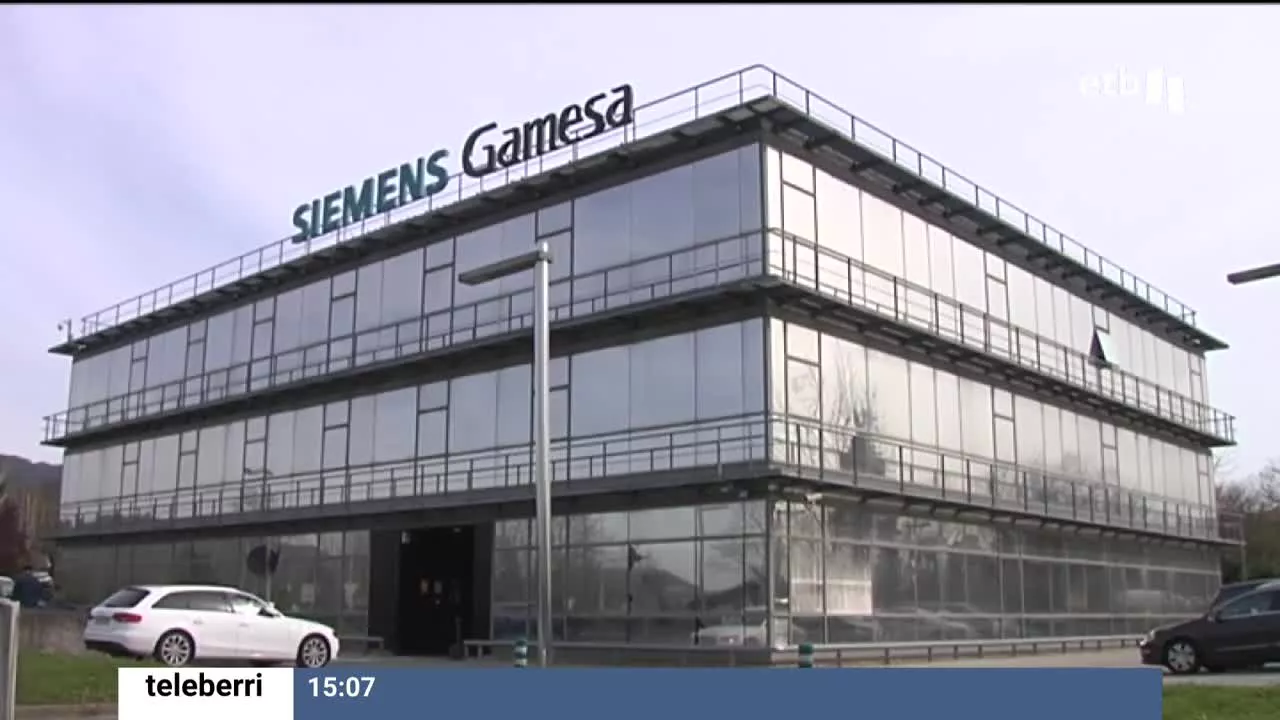 Hoy día la compañía alemana controla el 67 % de Gamesa, y ha lanzado una OPA para adquirir las acciones restantes. Siemens Gamesa tiene casi 3.000 trabajadores en Euskal Herria.