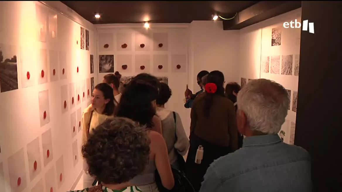 Exposición fotográfica en Getxo. Imagen obtenida de un vídeo de EITB Media