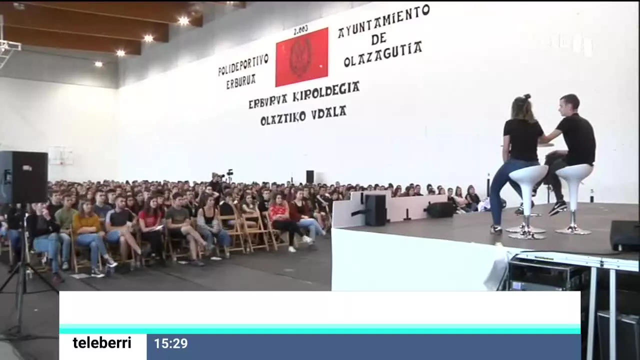 Esta mañana se ha celebrado en Olazagutía, en Navarra, el evento de clausura del III. Congreso de Ernai, en pleno pico de la polémica con la organización juvenil GKS. Tanto Ernai, como Sortu han querido distanciarse de ese colectivo.