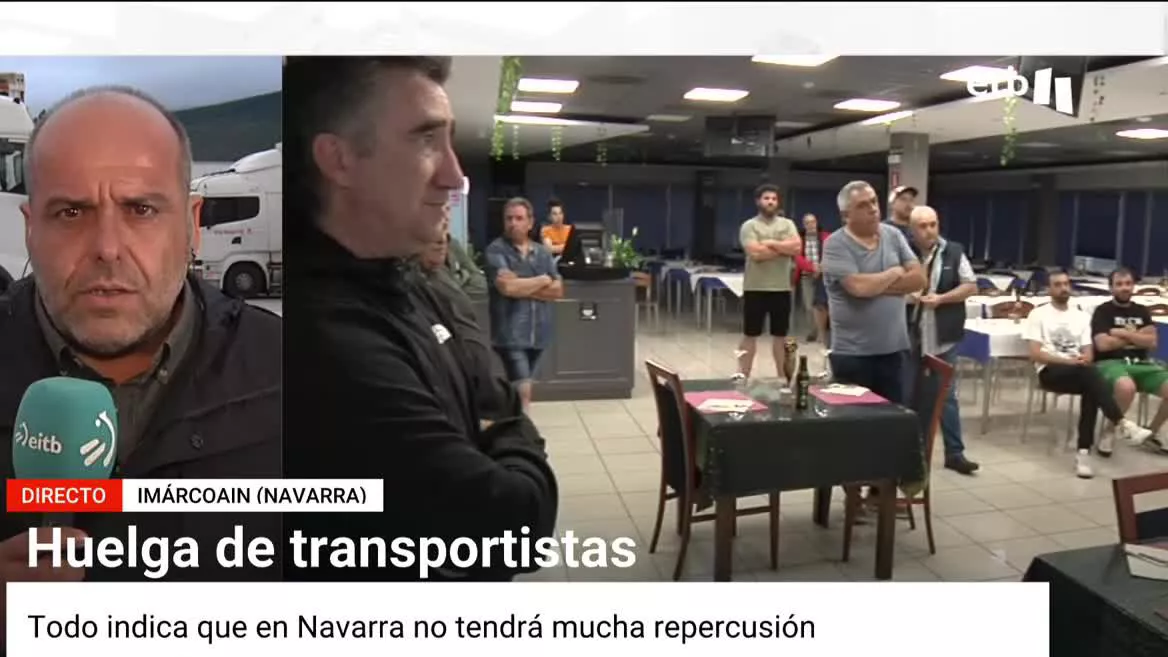 La bonificación de 20 céntimos por litro de carburante se extenderá hasta diciembre pero no habrá ayudas especiales para el transporte, especialmente afectado por la escalada de precios. La plataforma en defensa del sector del transporte se ha reunido en asamblea para valorar si secundará la huelga.