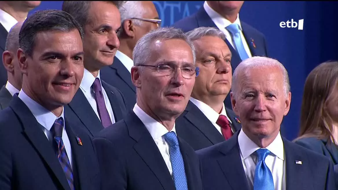 Sanchez, Stoltengerg eta Biden. Agentzietako bideo batetik ateratako irudia.