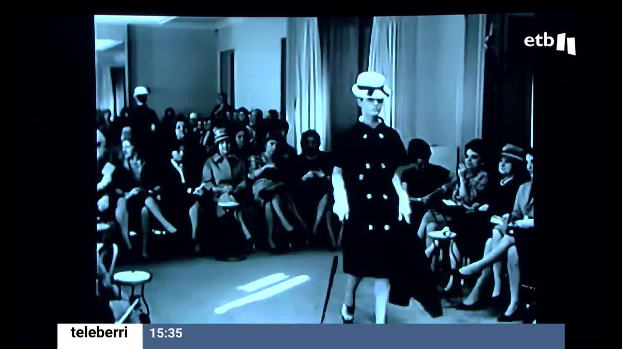La modelo catalana ha contado a ETB cómo vivió aquellos tiempos de lujo, elegancia y glamour. Trabajó durante tres años para Balenciaga, en San Sebastián, en los estudios de Barcelona y en Madrid. Laporta tuvo una carrera de 25 años en el mundo de la moda.