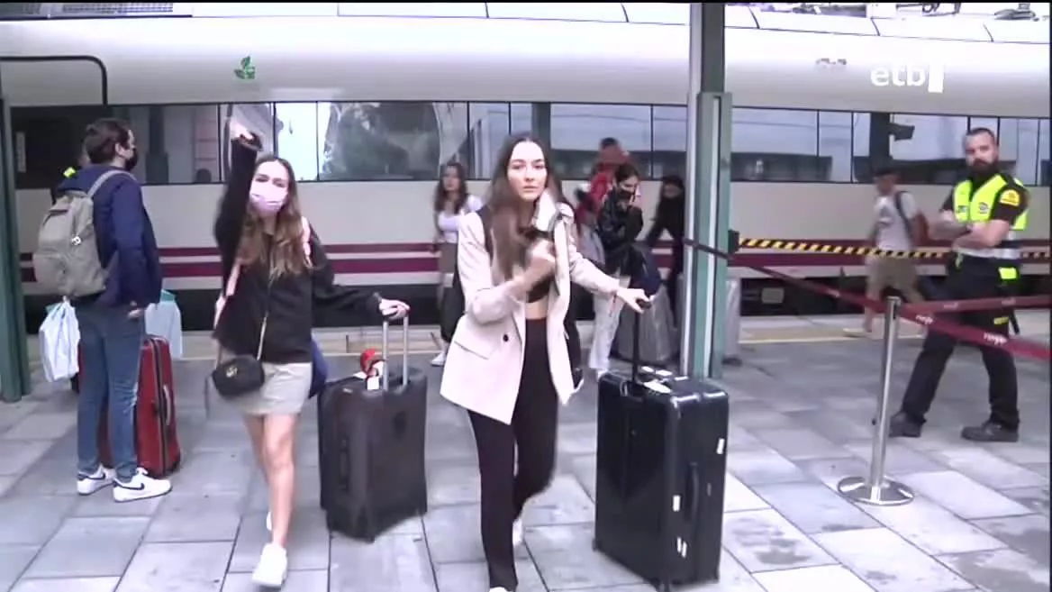Tren geltokia. EITB Mediaren bideo batetik ateratako irudia.