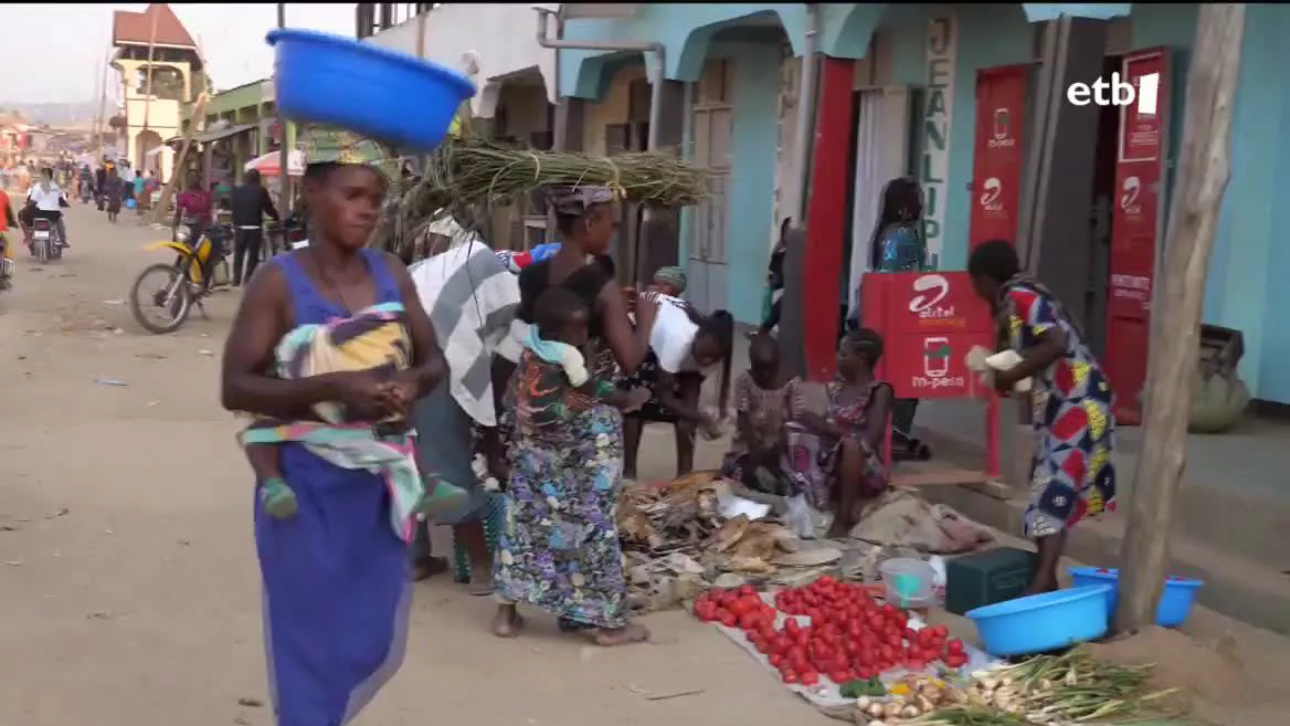 Afrikako Kongoko Errepublikan arazoak eta ezegonkortasuna biderkatu egin dira azkenaldian. Beni hirian, kasu, oihanean ezkutatuta dagoen ADF talde-armatuak biderkatu egin ditu hirian egiten dituen sarraskiak, bahiketak eta harrapaketak.