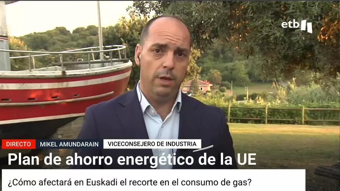 En una entrevista que ha mantenido en directo con EITB Media, el viceconsejero ha precisado, no obstante, que no se puede descartar que la situación a nivel europeo en torno al suministro de gas afecten de alguna manera a la CAV; además, ha llamado a tomar medidas "de sacrificio, desde ya".