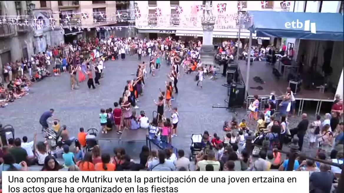 Según ha denunciado la mujer, el veto ha llegado por su condición de agente de la Ertzaintza. El consejero de Interior, Josu Erkoreka, ha señalado que lo ocurrido "es un acto de sectarismo, intolerancia y exclusión que hay que condenar".