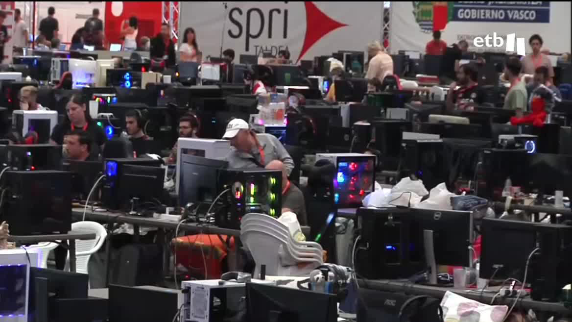 La cita se prolonga hasta el lunes, día 25, y ha dado comienzo esta mañana. EITB Media ha estado con algunas y algunos de sus responsables y participantes.