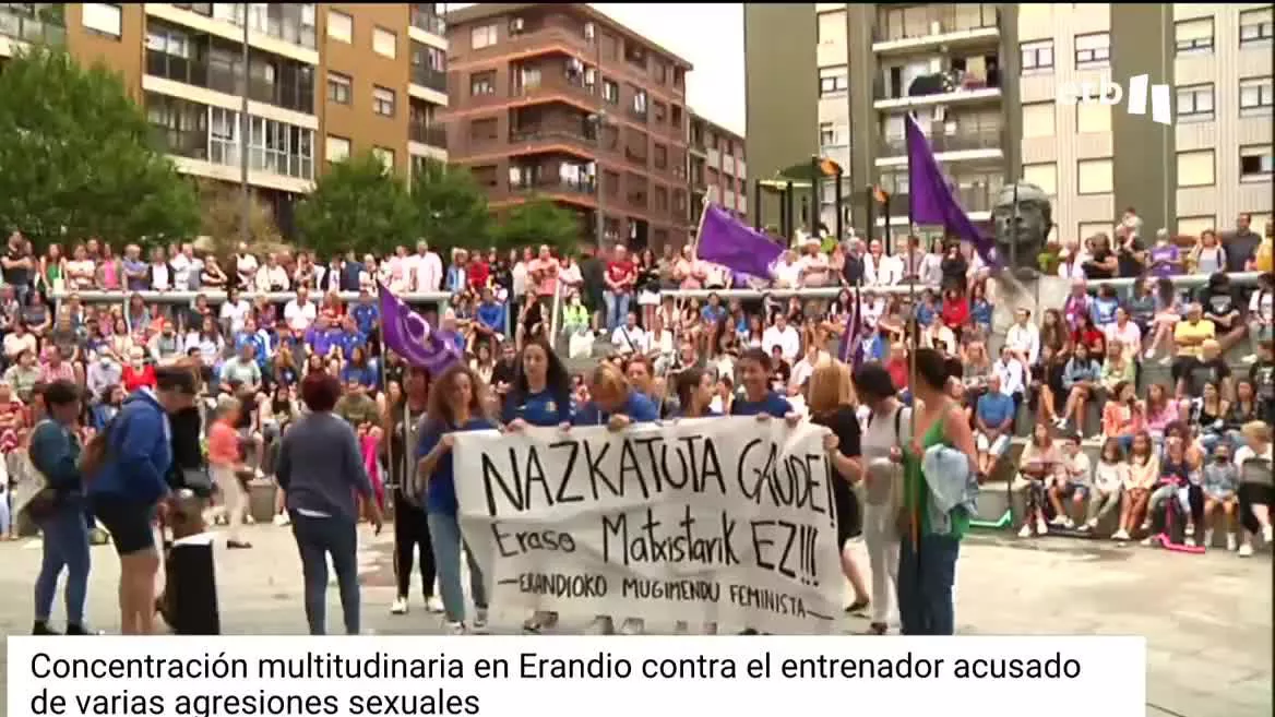 A raíz de la denuncia de una menor a la que entrenaba, la Ertzaintza, en su investigación, halló al hombre como presunto culpable de dos violaciones registradas en Leioa en 2015 y en 2017.