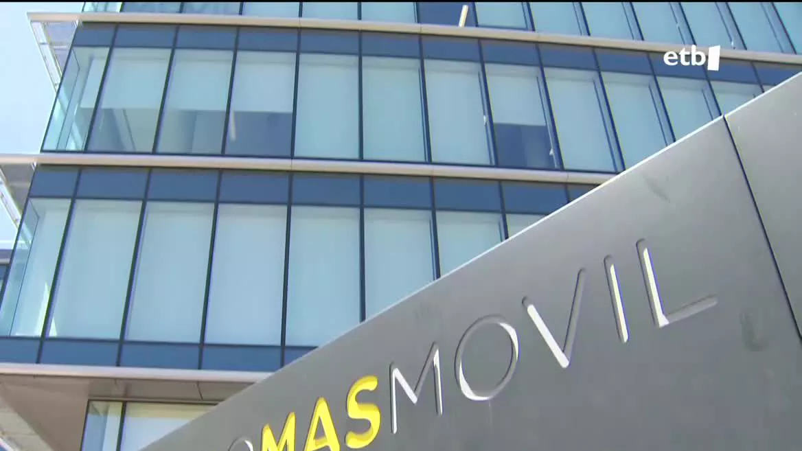 Orange eta MasMovil enpresak fusionatu egingo direla iragarri dute gaur. Horretarako, bat-egitea % 50ean gauzatuko dute, eta, horrek eragin zuzena izango du Euskaltel enpresan, MasMovil multinazionalak Euskaltel erosi baitzuen duela urtebete.