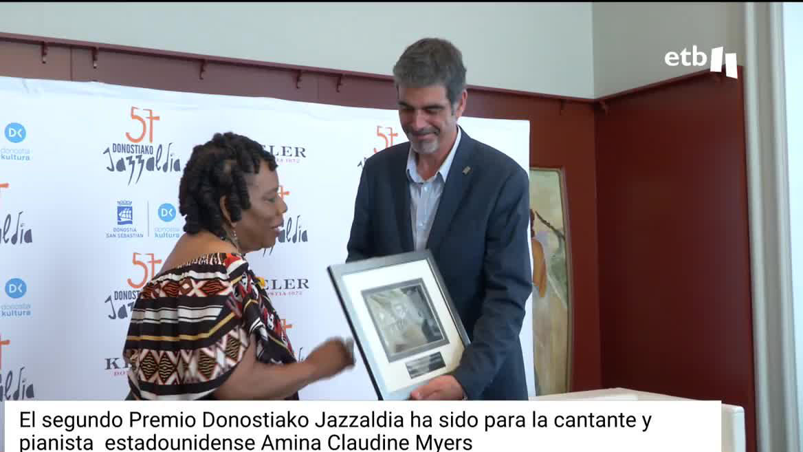 Myers empezó de muy niña a recibir lecciones de piano, depués pasó a los coros de iglesia cantando y tocando gospel y rhythm and blues. Ha publicado 11 discos, ha realizado numerosas colaboraciones, ha compuesto para obras de teatro, ha dirigido coros y orquestas, y ha sido profesora.