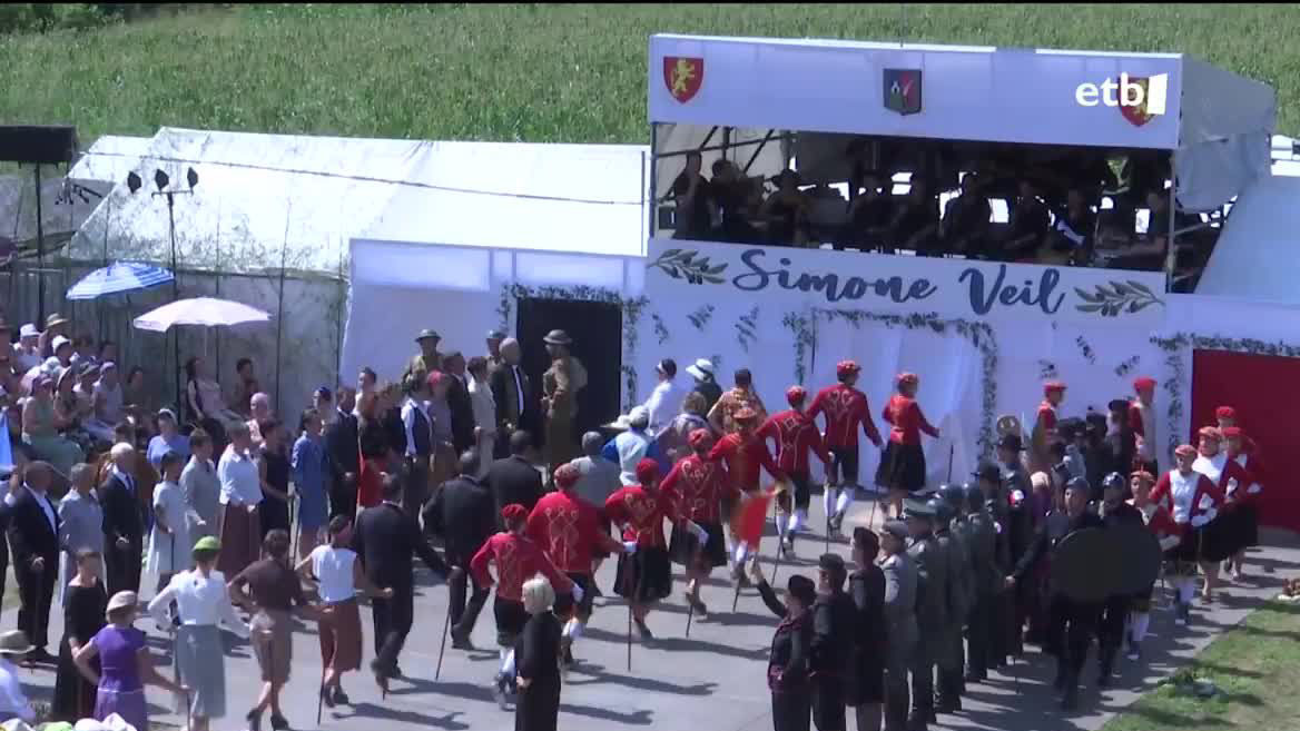 Zuberoako Muskildi herrian pastorala antzeztu dute igande honetan. Sarrera guztiak salduta, 2.000 pertsona bertaratu dira. Aurten, Simone Veil abokatu eta politikariaren istorioa ezagutzeko aukera izan dute.