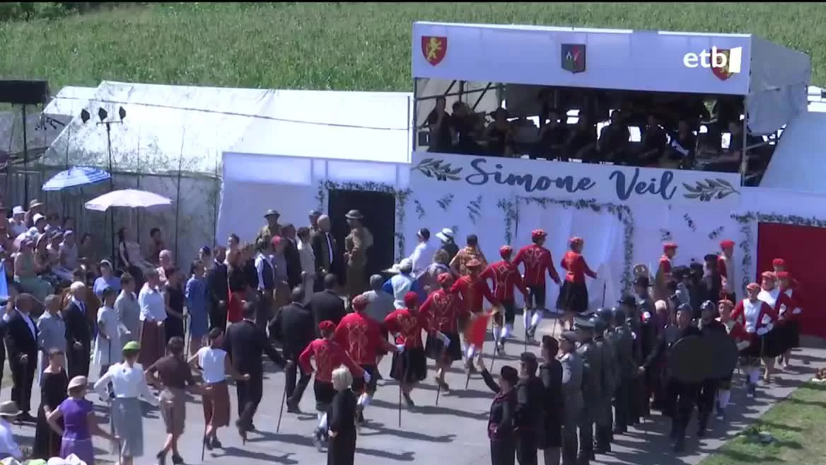 Zuberoako Muskildi herrian pastorala antzeztu dute igande honetan. Sarrera guztiak salduta, 2.000 pertsona bertaratu dira. Aurten, Simone Veil abokatu eta politikariaren istorioa ezagutzeko aukera izan dute.