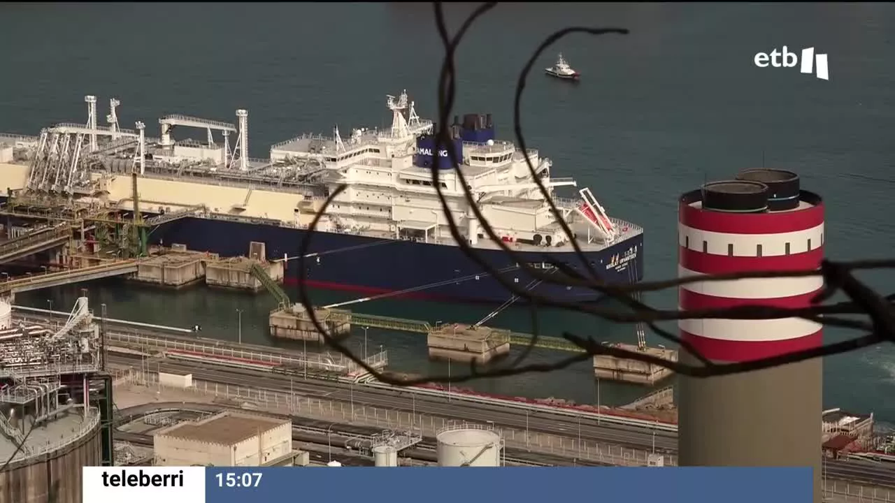 España ha obtenido una excepción que reduce ese ahorro a la mitad porque no depende tanto del gas ruso. Ante todo, la Unión Europea ha querido dar una imagen de unidad ante Rusia.