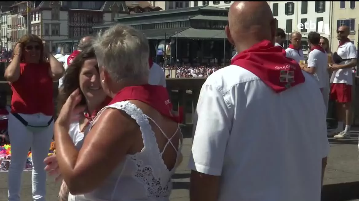 Las fiestas terminarán esta medianoche de forma oficial; Paxkal Indo, expresidente de Seaska, será el encargado de lanzar el cohete. Será entonces cuando el Rey León vuelva a dormir, hasta el año que viene.