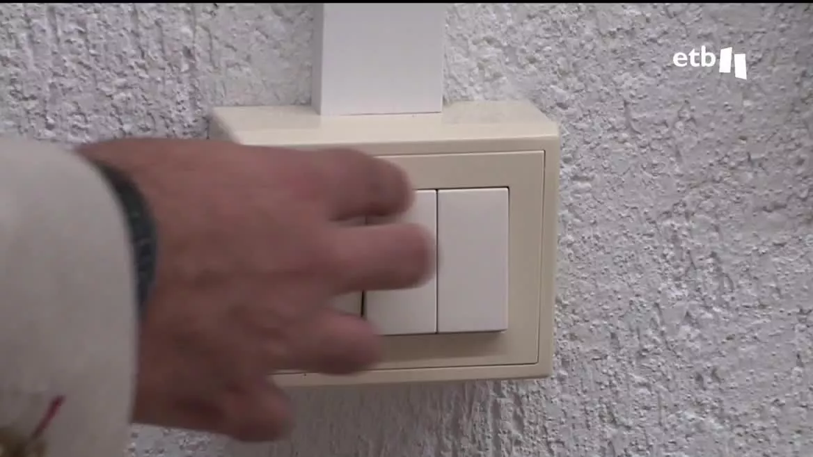 En pleno debate sobre las fórmulas de ahorro energético, España aprobará mañana en el Consejo de ministros las medidas que regulará por decreto. Aquí, por ejemplo, la UPV aplicará a partir de mañana una fórmula nunca puesta en marcha.