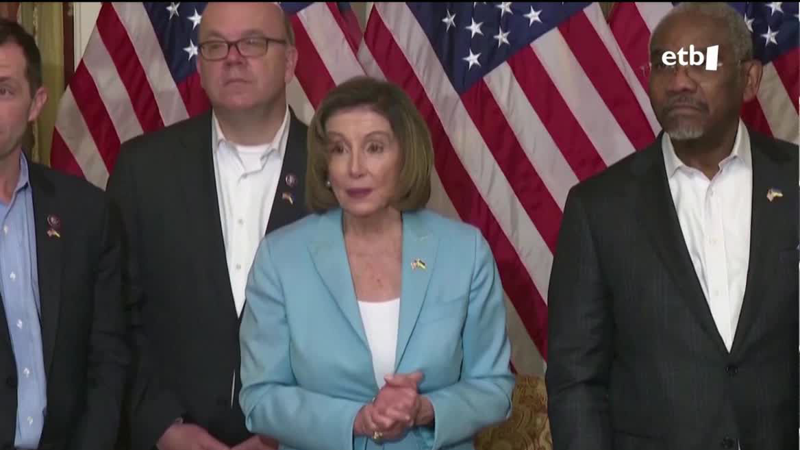 Nancy Pelosik Asiara bidaia egingo zuela iragarri zutenetik, Txinaren eta Estatu Batuen arteko harremanak eztanda egin du. Gaur arratsalderako espero da Taiwan bisitatzea. 25 urtean, Taipeira joango den Estatu Batuetako kargurik altuena litzateke.