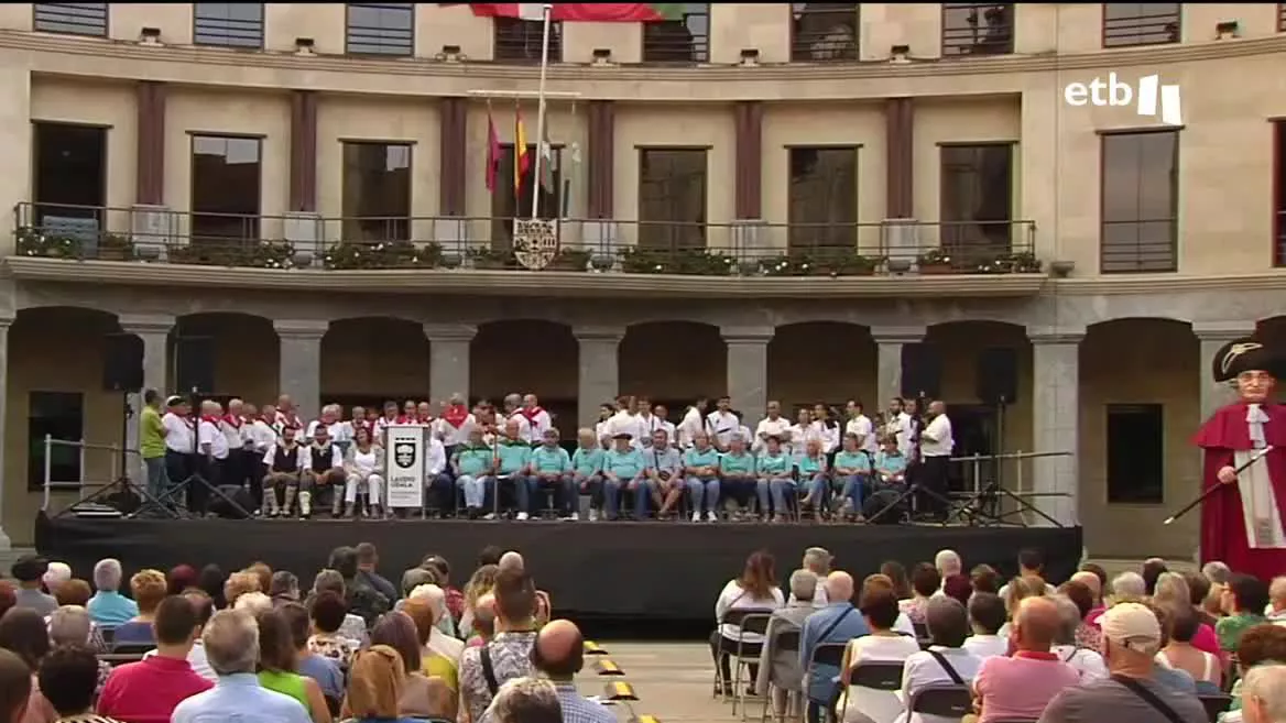 Además de la Semana Grande donostiarra, se están celebrando estos días las fiestas de muchos municipios de toda Euskal Herria; andramaris, sanroques… Estos días se han vivido las jornadas con más celebraciones del año.
