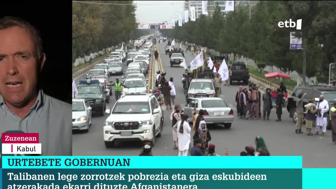 Ondoren, kamioiekin desfile bezalakoa egin dute Kabulgo kaleetan, baina ez dute erantzun handirik izan herritarren artean. Izan ere, hiri honetan, ez daude ospakizunetarako.