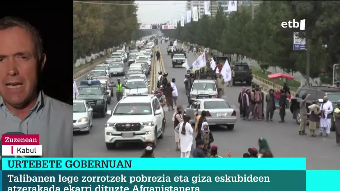 Ondoren, kamioiekin desfile bezalakoa egin dute Kabulgo kaleetan, baina ez dute erantzun handirik izan herritarren artean. Izan ere, hiri honetan, ez daude ospakizunetarako.