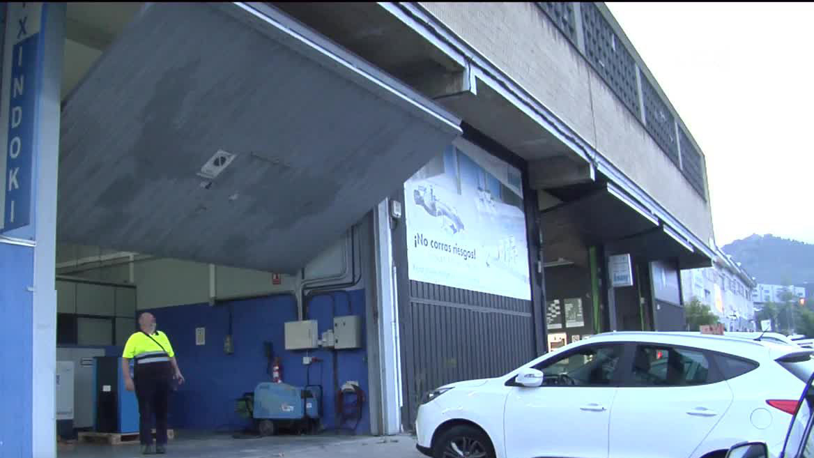 Lantokia atea irekitzen. EITB Mediaren bideo batetik ateratako irudia.