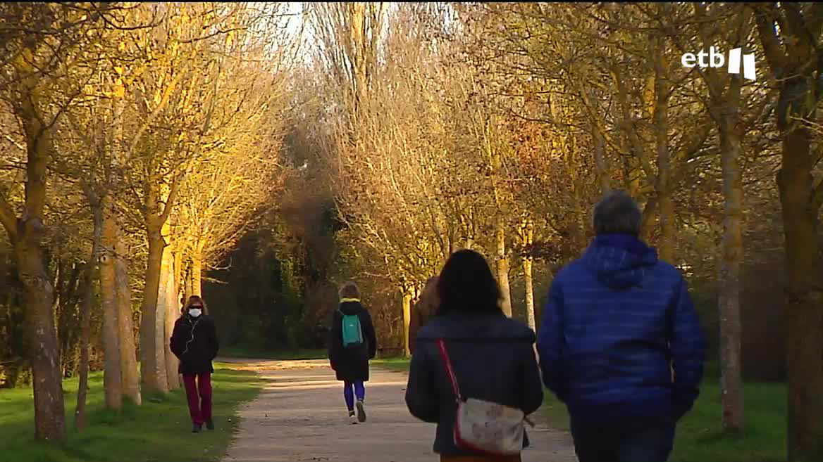 La capital alavesa celebra el décimo aniversario de su nombramiento como ciudad verde europea, un impulso hacia la transición ecológica actual. A partir de octubre se creará un nuevo centro de formación en la ciudad para impulsar la economía circular.