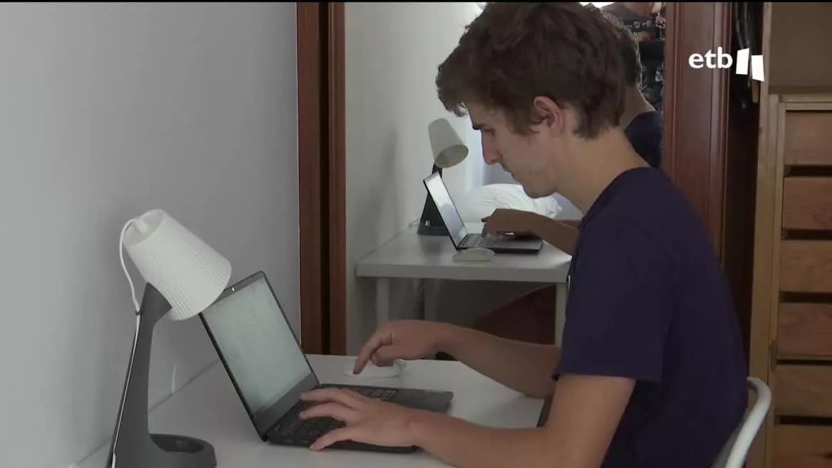 Las ikastolas de Iparralde han empezado el curso con el mayor número de alumnos de su historia, 4200, y por primera vez con más de 400 alumnos en los cursos de nivel bachiller. Estos últimos, cada vez más a menudo, optan por continuar con su formación en Hegoalde para seguir estudiando en euskera.
