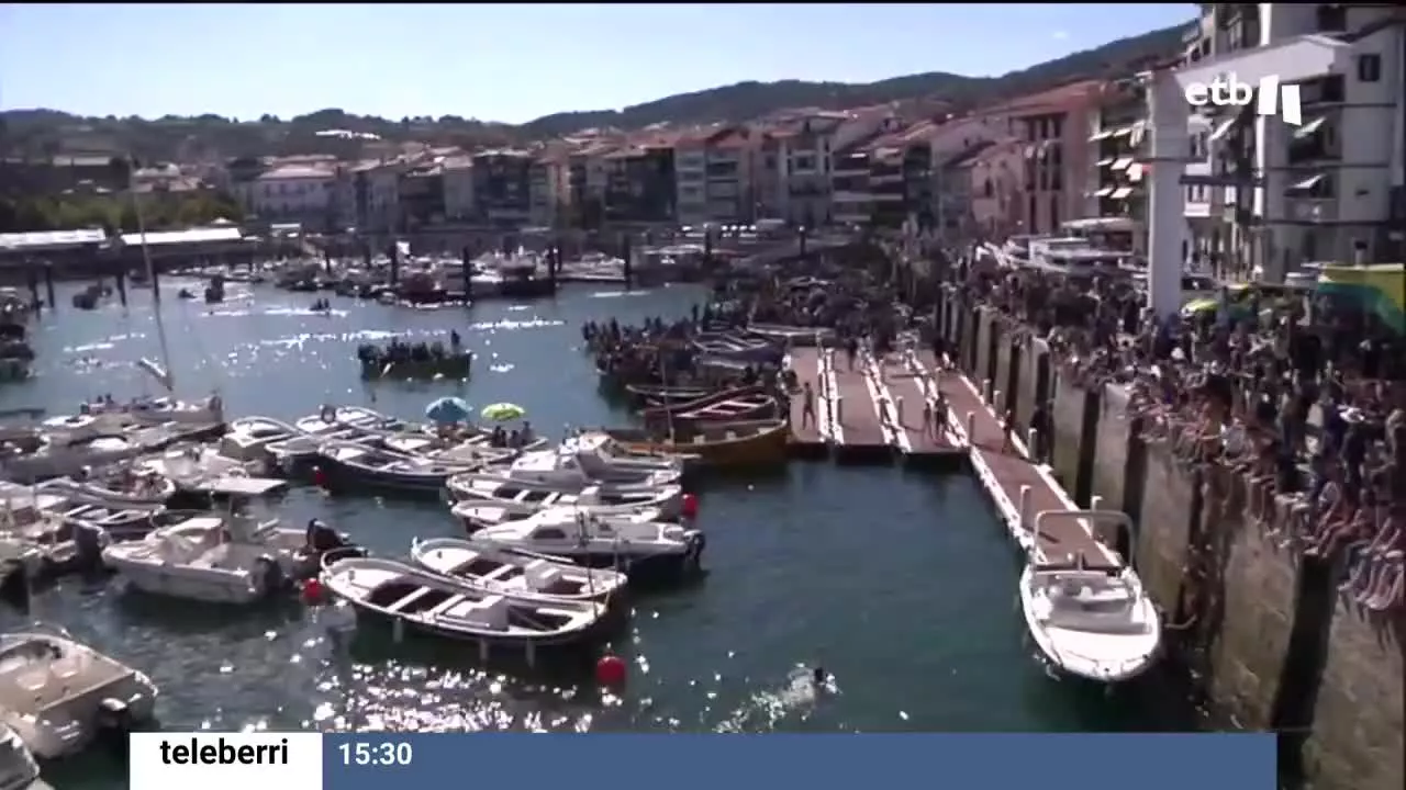 Imagen del puerto de Lekeitio durante la fiesta