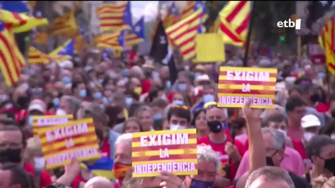 Bost urte igaro dira 2017ko urriko gertakarietatik, eta independentismoaren bi alderdi nagusien estrategiak zeharo aldenduta daude. Ez Generalitateko presidentea ezta ERCko zuzendaritza ere ez dira ANCk deitutako manifestazioan izango.