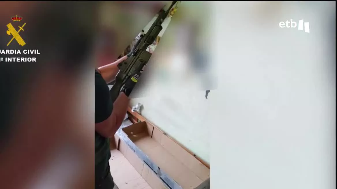 Tras el arresto en Bermeo de un hombre que fabricaba armas de guerra en casa, nos hemos reunido con un experto para descubrir si es tan fácil crear armas con impresoras 3D, y hasta qué punto son seguras.