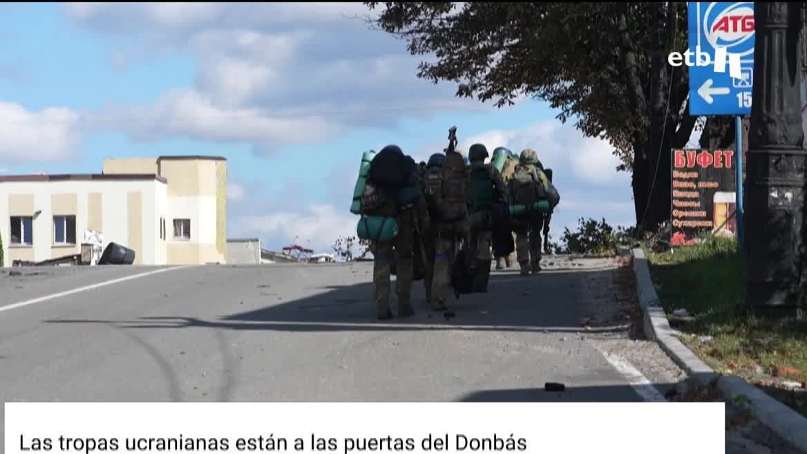 El Gobierno de Ucrania asegura que sus soldados han cruzado, en varios puntos, el estratégico río Oskil. La población civil, mientras, huye de los combates.
