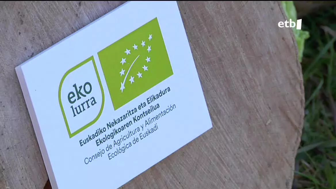 Produktu ekologikoen zigilua. EITB Mediaren bideo batetik ateratako irudia.
