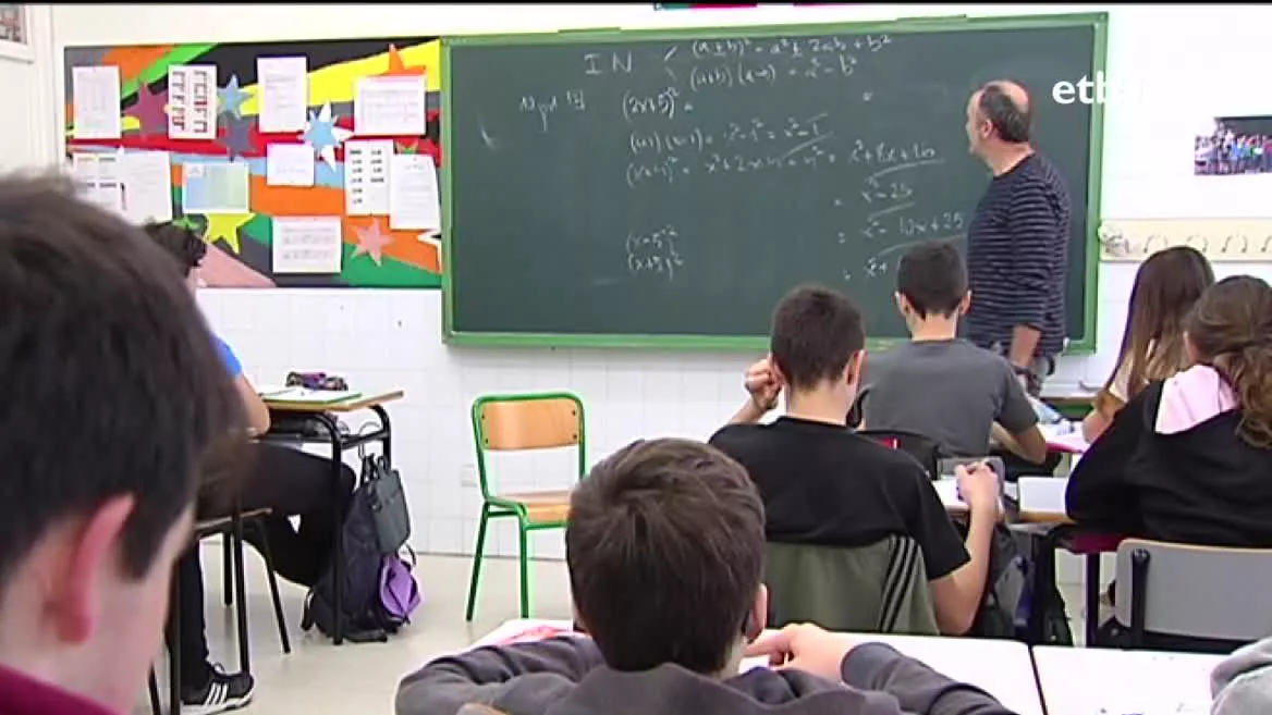 Ikasgela. EITB Mediaren bideo batetik ateratako irudia.
