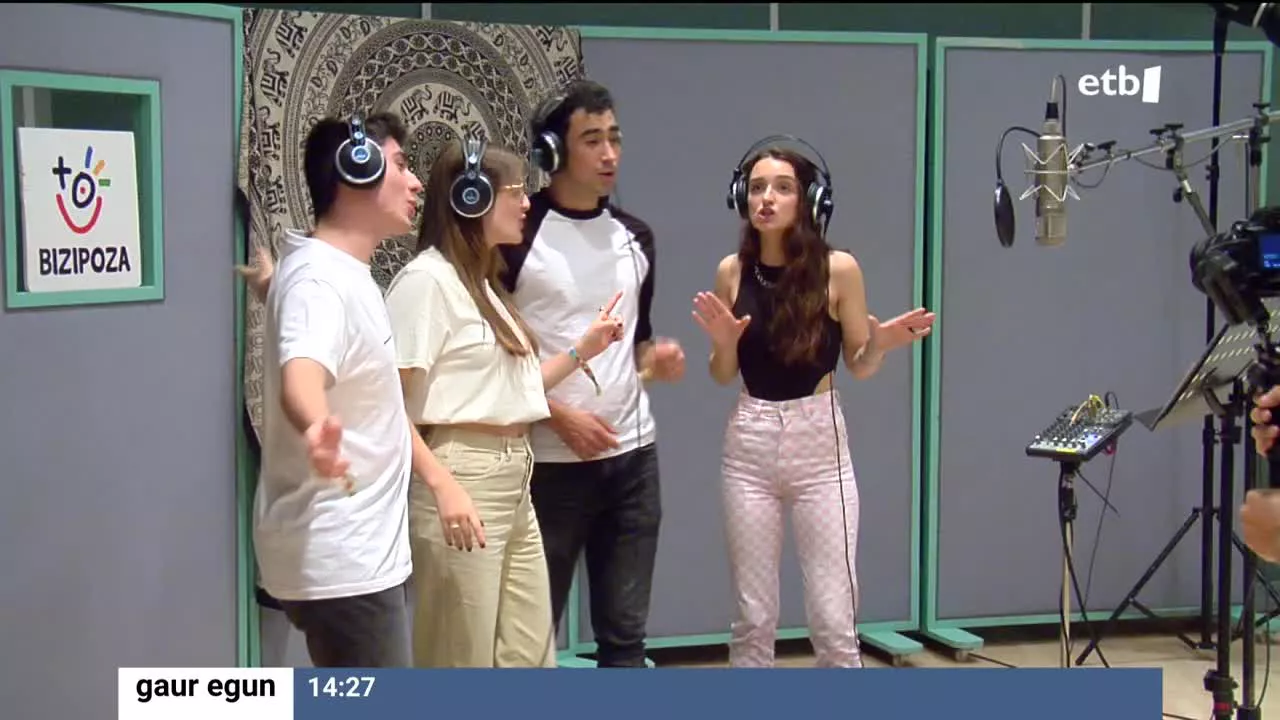 Actores de Go!azen graban su canción para Bizipoza