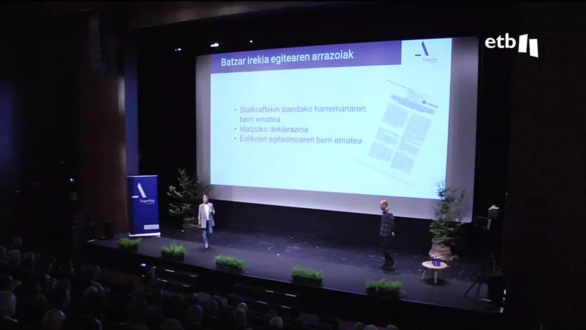 En torno a medio millar de vecinas y vecinos asistieron, anoche, a la presentación del proyecto, en un encuentro que es valorado como positivo, si bien no es sino el inicio de un camino que se prevé largo.