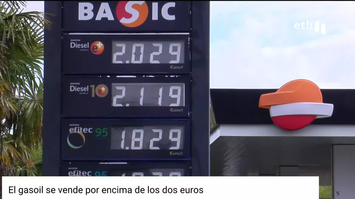 En muchas gasolineras, el litro vuelve a estar por encima de los dos euros. Sobre todo, el aumento en el precio se nota en el diésel.