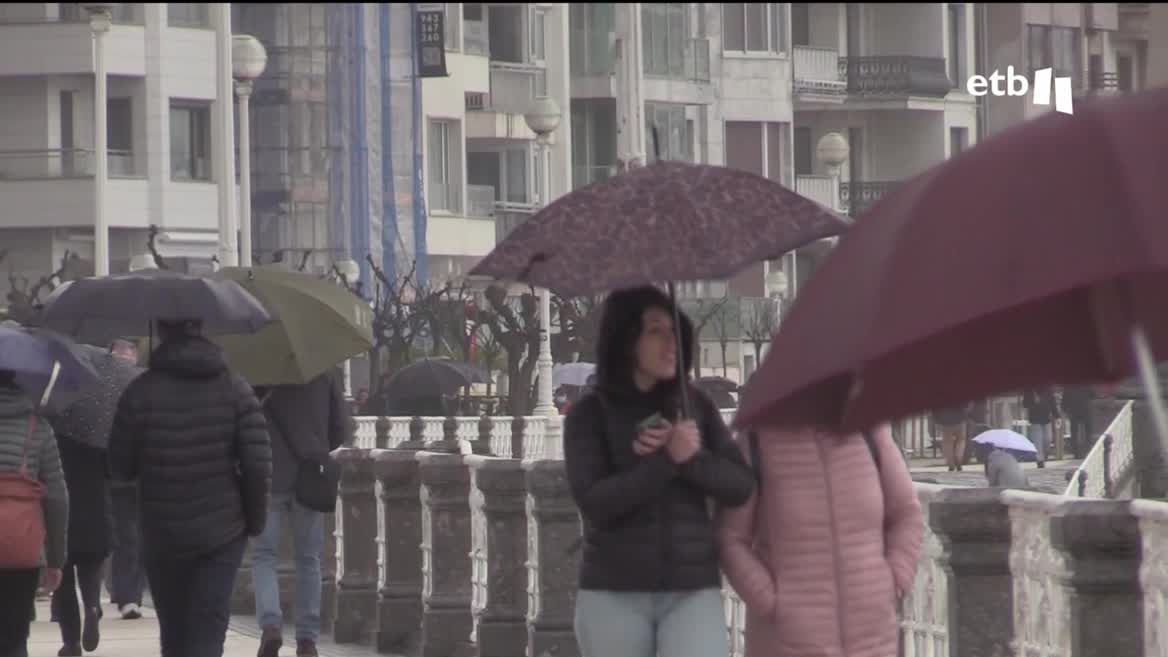 Ponerla menos horas o a menor temperatura, restringirla a solo una habitación de la casa, directamente no ponerla, buscar otras alternativas... El invierno va a poner a prueba la economía de miles de hogares, que planifican una estrategia de ahorro.