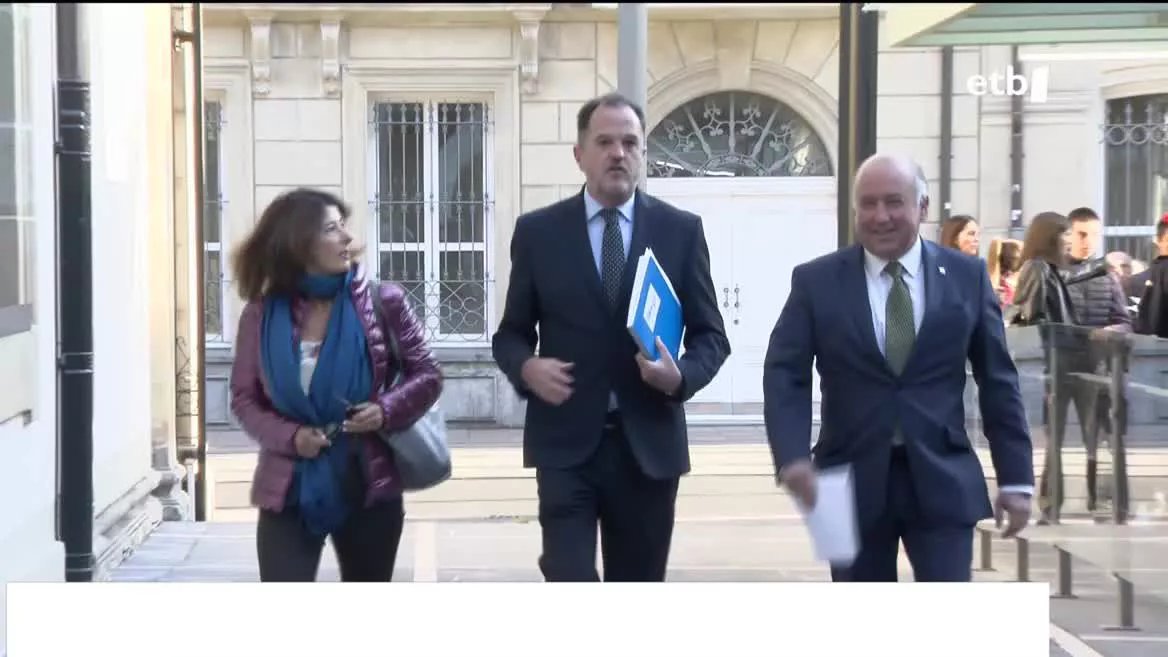 PPko legebiltzarkideak. EITB Mediaren bideo batetik ateratako irudia.
