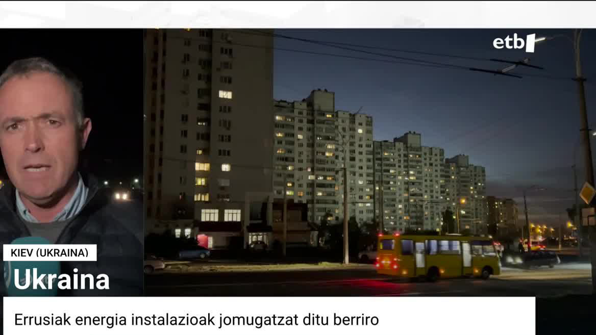 Errusiako Armadak Ukrainako energia instalazioei eraso die berriz. Mikel Ayestaran EITB Mediaren berriemaile bereziak azken ordua eman digu Kievetik.