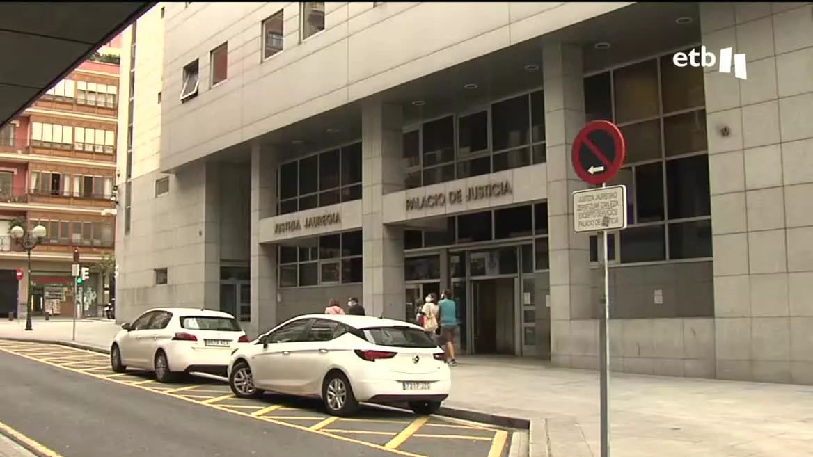 El joven permaneció en estado muy grave en el Hospital de Cruces. Hoy día está en Gorliz, en estado vegetativo. Los agresores menores no entrarán en prisión; los agresores mayores de edad sí que entrarían, en caso de ser declarados culpables.